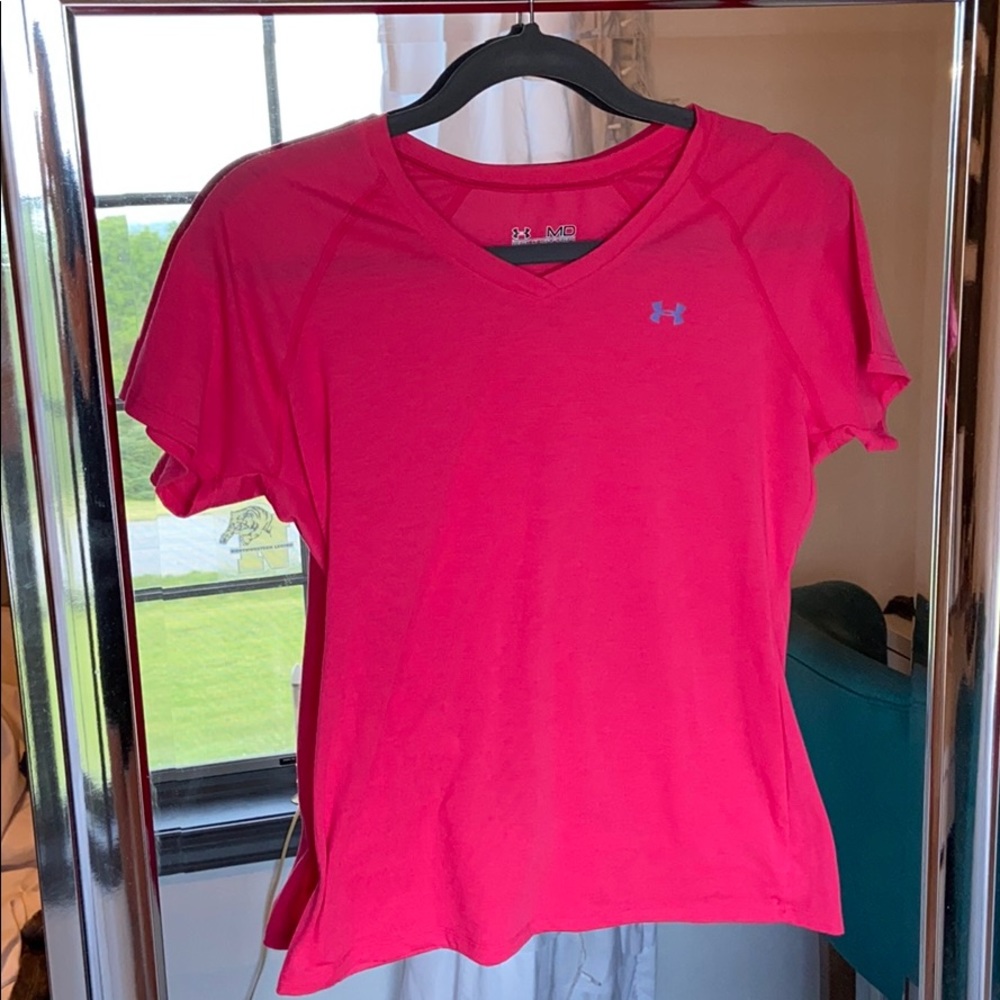 UNDER ARMOUR Semi-Fitted top